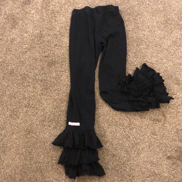 👸🏼 Ruffle Pants - Picture 1 of 4